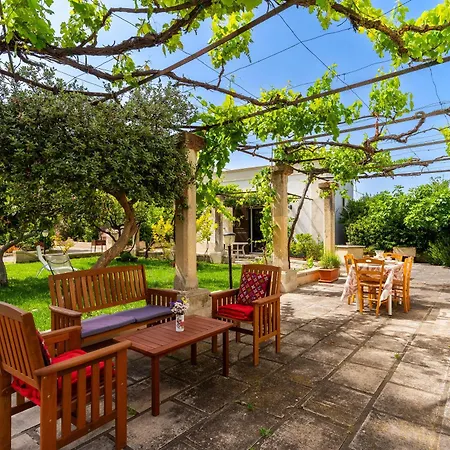 Casina Litta By Barbarhouse كوتروفيانو